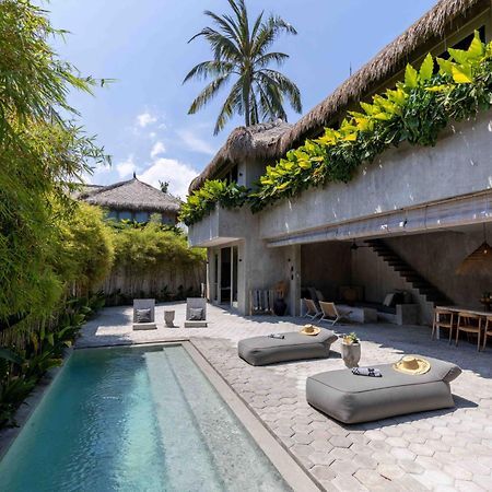 The Konkret Lombok Villa Kuta  ภายนอก รูปภาพ