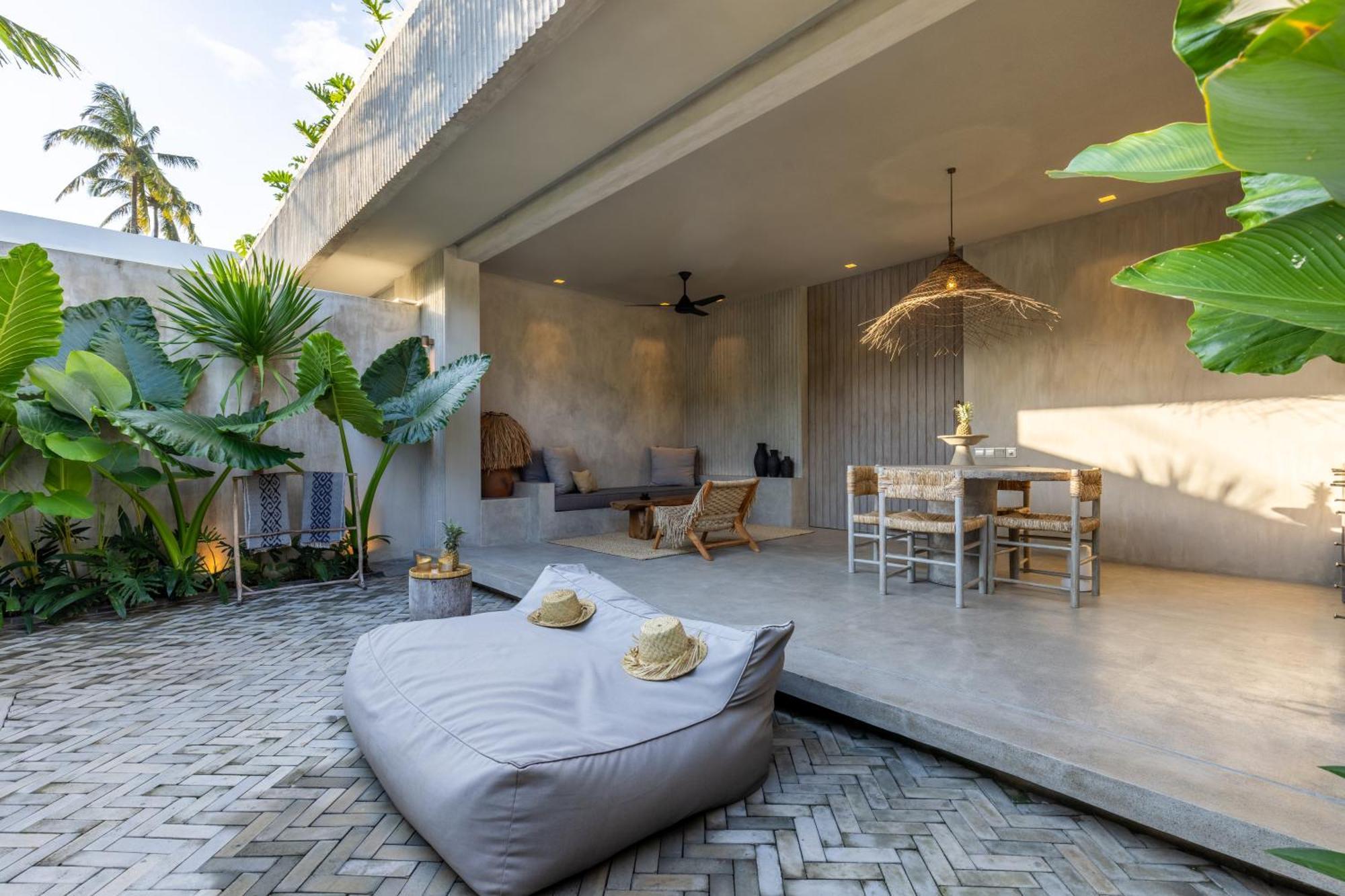 The Konkret Lombok Villa Kuta  ภายนอก รูปภาพ